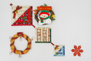 パッチワークとバンのリースのクリスマスデコレーション