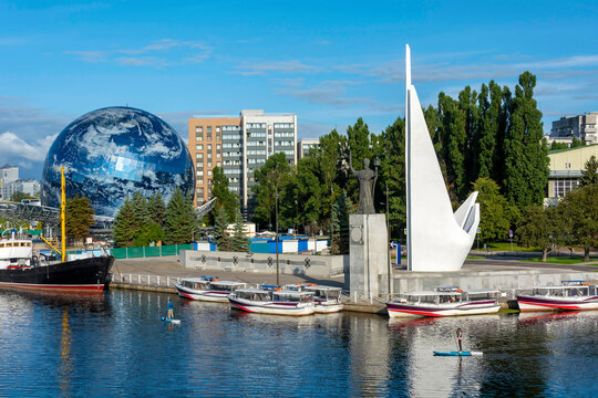 Kaliningrad, view from the Trestle bridge over the Pregolya River - Powered by Adobe