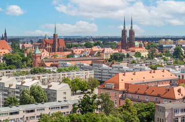 Obraz premium Wroclaw, Poland - largest city of Silesia, Wroclaw displays a colorful Old Town that becomes even more amazing if seen from the top of St Mary Magdalene Church