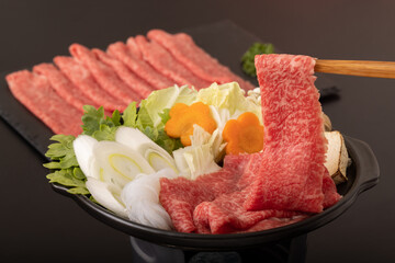 黒毛和牛　牛肩ロースすきやき肉