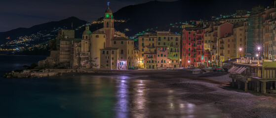 Naklejka premium Camogli by night
