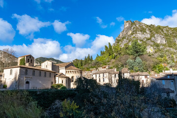 Obraz premium Saint-Guilhem-le-Desert in France, view of the village and the abbey 