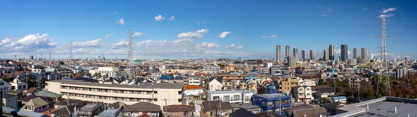 Fototapeta na wymiar 武蔵小杉の高層ビルと川崎の住宅街、パノラマ写真