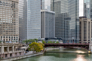 Naklejka premium Chicago and the Chicago River