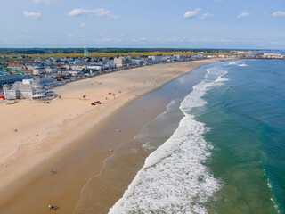 Hampton Beach aerial view including historic waterfront buildings on Ocean Boulevard and Hampton Beach State Park, Town of Hampton, New Hampshire NH, USA. - obrazy, fototapety, plakaty