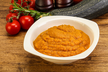 Vegetarian cuisine - Zucchini puree with herbs
