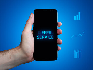 Lieferservice Bestellung (Bringdienst). Hand hält Telefon (Handy). Wort auf Display. Diagramme auf Hintergrund blau. Business