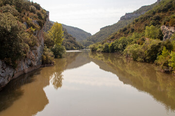 Fototapeta na wymiar The Ebro River in Burgos