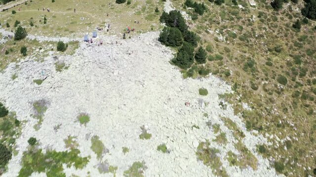 survol des Pyr&eacute;n&eacute;es dans le sud de la France