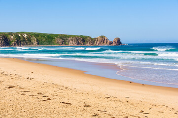 Woolamai Surf Beach is 4.2 km long and due to the westerly winds it has persistently  moderate to high waves averaging 1.7 meter - Phillip Island, Victoria, Australia