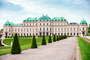 Fototapeta premium Spectacular amazing view of the Belvedere Palace in Vienna, Austria.