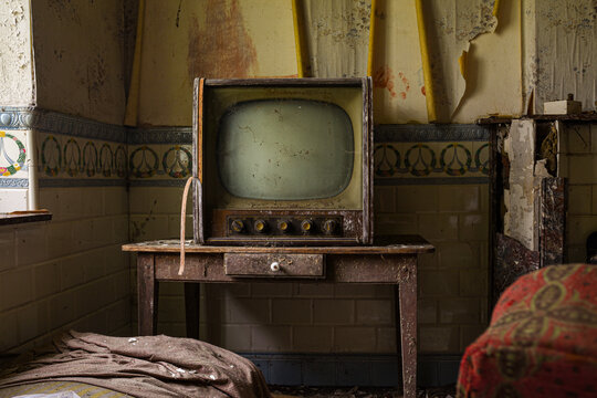 Vieille t&eacute;l&eacute; vintage 