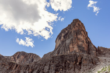 Obraz premium Mountain peak of the Italian Dolomites against the background of clear blue sky
