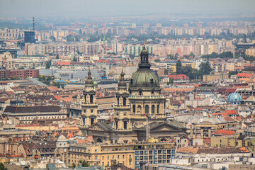 Obraz premium The St Stephen's Basilica in Budapest, seen from the Gellert hill
