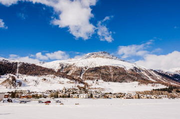 Celerina, Dorf, Bergdorf, Bel Taimpel, Kirche, Oberengadin, Engadin, Alpen, Wanderweg, Engadiner Dorf, Graubünden, Winter, Wintersport, Weihnachten, Schweiz