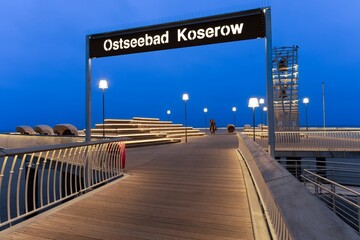 Ostsee,  wunderschöne Seebrücke Ostseebad Koserow auf der Insel Usedom bei Nacht