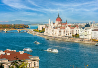 Hungarian parliament building and Danube river, Budapest, Hungary