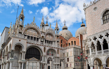 Fototapeta na wymiar Saint Mark's Basilica (Basilica di San Marco) in Venice, Italy