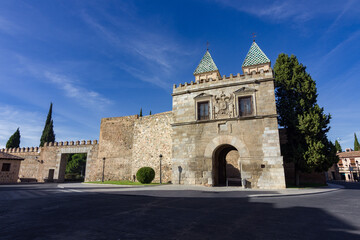 Fototapeta na wymiar The gate of Bisagra in Toledo (Spain)