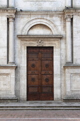Fototapeta na wymiar Renaissance inlayed front door