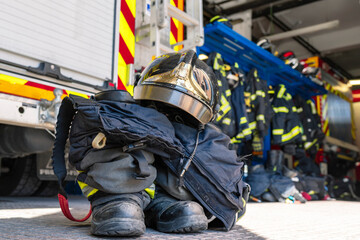 firefighter equipment to work in emergency