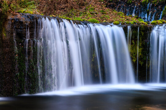 軽井沢の白糸の滝の流れ、長秒露光 © captainT