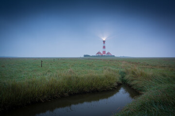 Leuchtturm Westerheversand am Watt der Nordsee