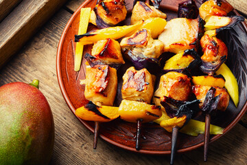 Chicken breast kebab with mango