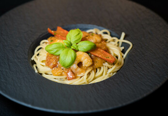 Spaghetti a la busara, Garnelen mit Pasta