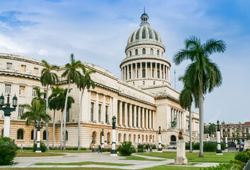 Obraz premium Historic Capitol building in the center of Havana, Cuba