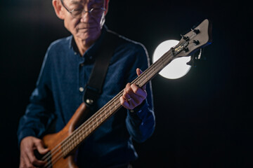 Bass・演奏・男性 © naka