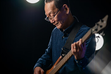 Bass・演奏・男性 © naka