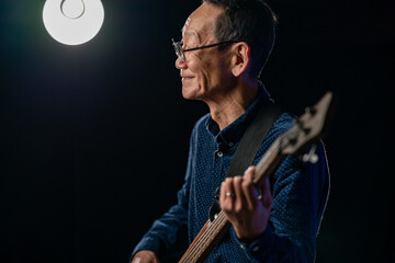 Bass・演奏・男性 © naka