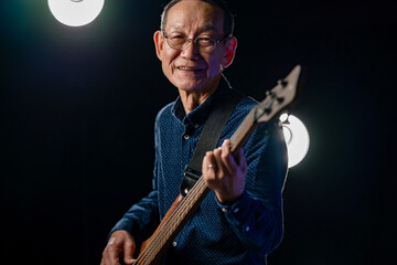 Bass・演奏・男性 © naka