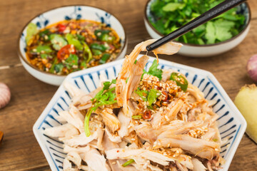 A Chinese dish: shredded chicken