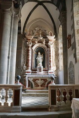 Fototapeta na wymiar Interior of the church of San Giovanni Battista in Riomaggiore, Cinque Terre, Italy