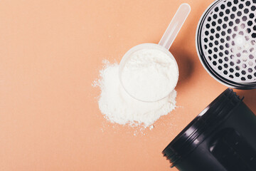 Protein powder scoop and shaker cup for making sports cocktail