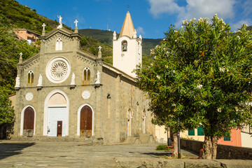 Fototapeta na wymiar Church of San Giovanni Battista of Riomaggiore, Italy
