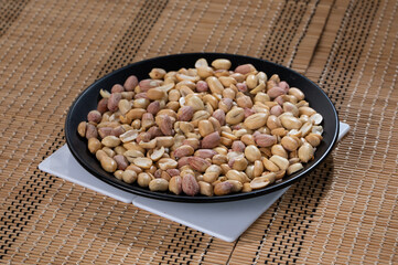 Crunchy Roasted Ching or Chickpeas