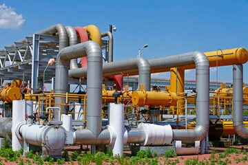 Oil pipes and valves