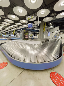 Conveyor belt in airport