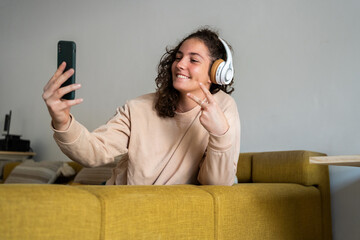 Teenager doing zoom at home