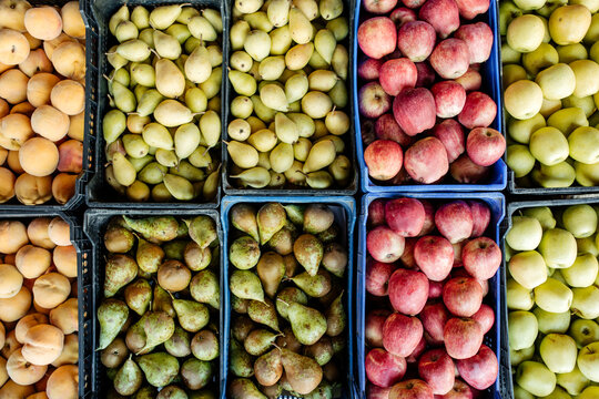 Fresh apples and pears