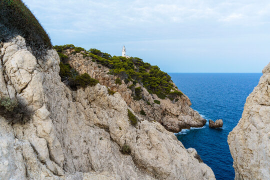 Rough mountains against endless sea