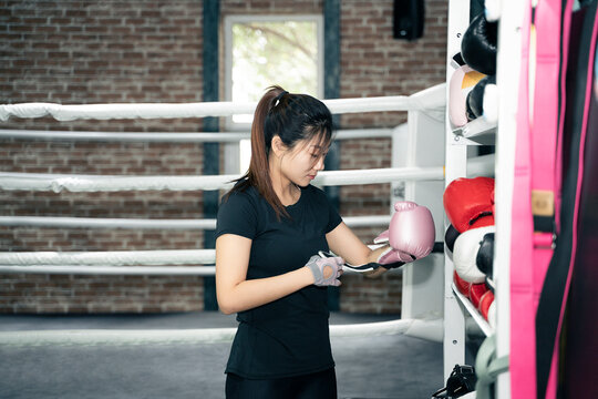 
A female boxer