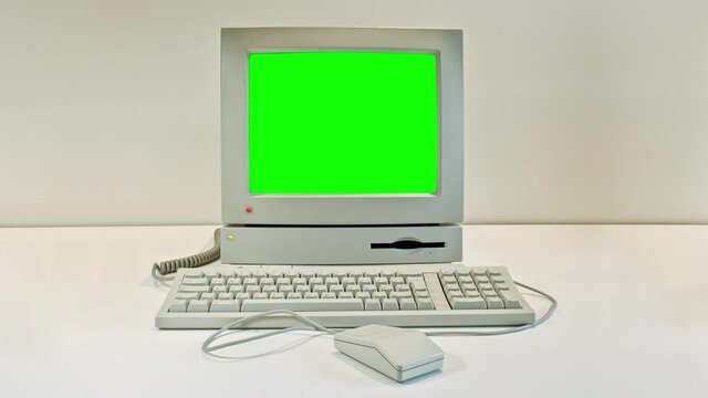 Retro Computer booting with Glitch and Green Screen and Shutting Down 4k Old Obsolete Vintage PC Desktop OLDCRAPdotORG