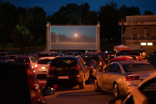 Drive-in theatre full of cars 