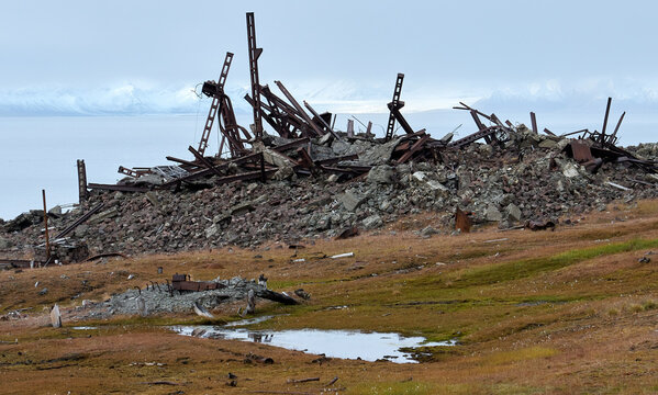 Arctic environment damage, Svalbard pollution & glacier