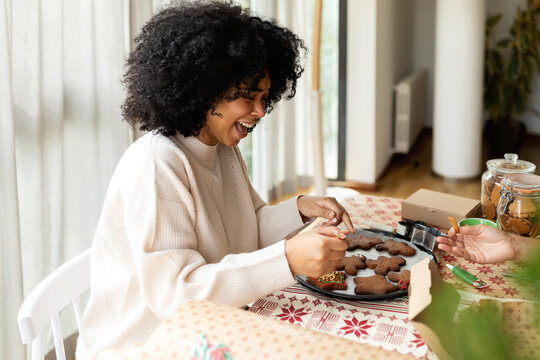 Customizing gingerbread indoor