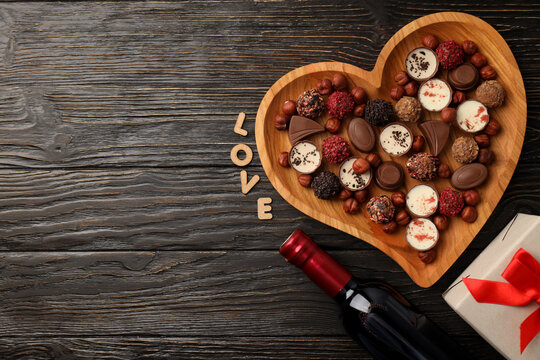 rose, romantic, candies, day, background, holiday, red, girlfriend, celebration, love, couple, design, heart, wine, bottle, present, gift, closeup, greeting, plate, surprise, romance, february 14, bea